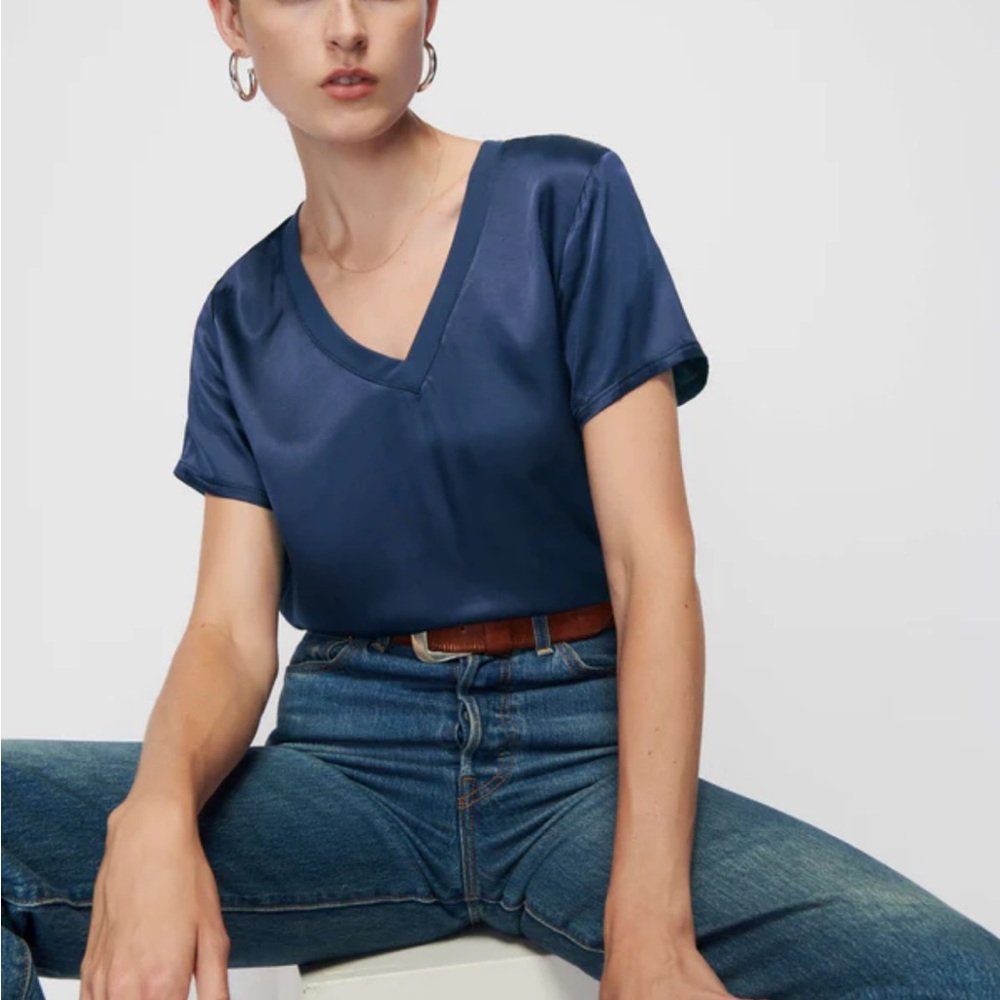 Navy Blue V-Neck Hammered Satin Tee- size small